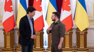 زيلينسكي وترودو يبحثان "تعاونا عسكريا طويل الأمد"