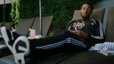 اديداس تستعين بلاعبي كرة القدم الامريكية في اعلان جديد