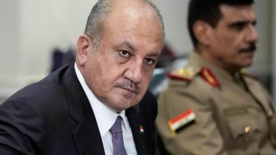وزير الدفاع العراقي يلوح بتعليق الاتفاقية الأمنية مع إيران